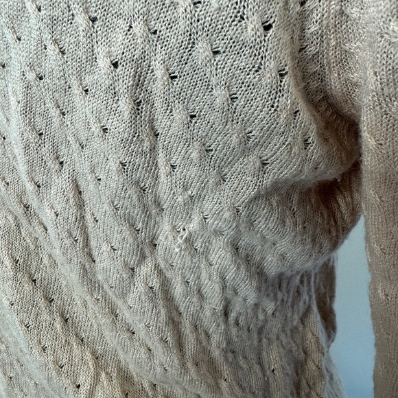 H&M Cream Knit Long Sleeve Lightweight Sweater (M) - Picture 7 of 7